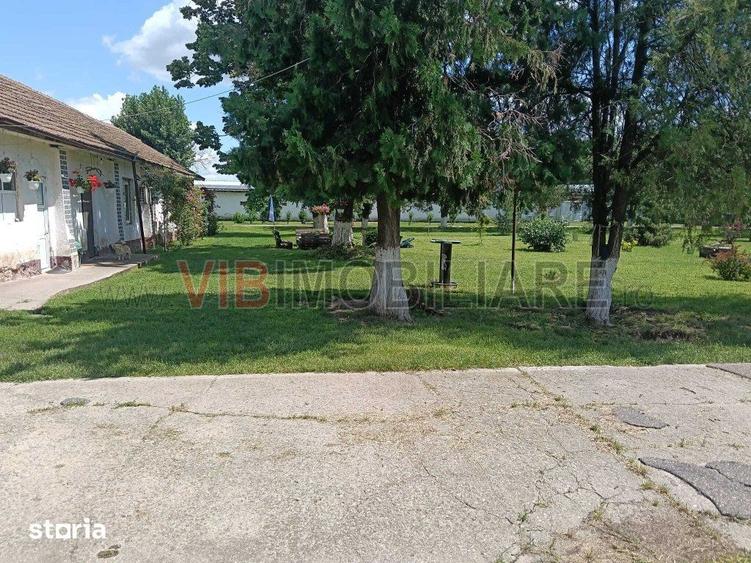 Spațiu comercial, de 10,000 mp, în Central