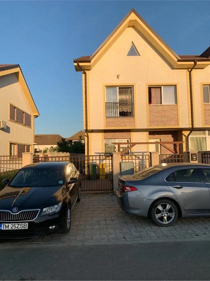 Casă cu Teren 170 Mp în Utvin