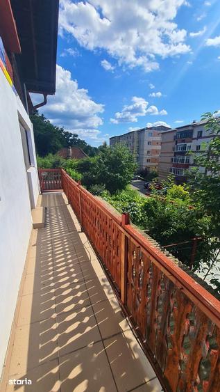 Casă cu 5 camere cu Teren 475 Mp în Central