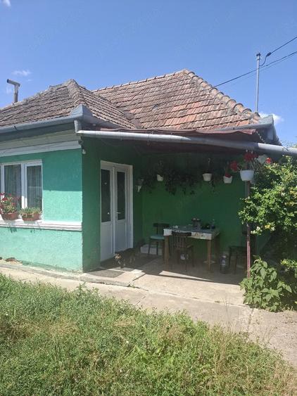 Casă cu 2 camere cu Teren 1133 Mp în Central