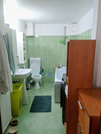 Apartament cu 3 camere decomandat în Telegrafului