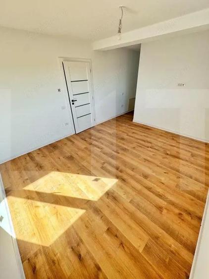 Casă cu 4 camere cu Teren 365 Mp în Moșnița Veche