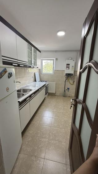 Apartament cu 4 camere decomandat în Central