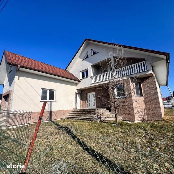 Casă cu 4 camere cu Teren 1000 Mp în Iaslovăț