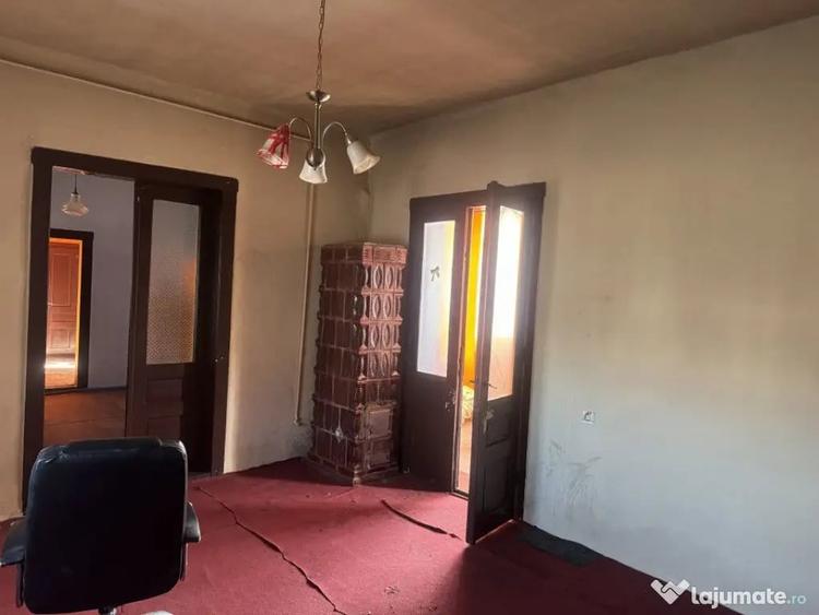 Casă cu 3 camere cu Teren 650 Mp în Central