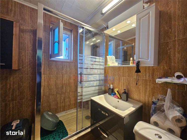 Apartament cu 2 camere semidecomandat, mobilat în Podu Roș
