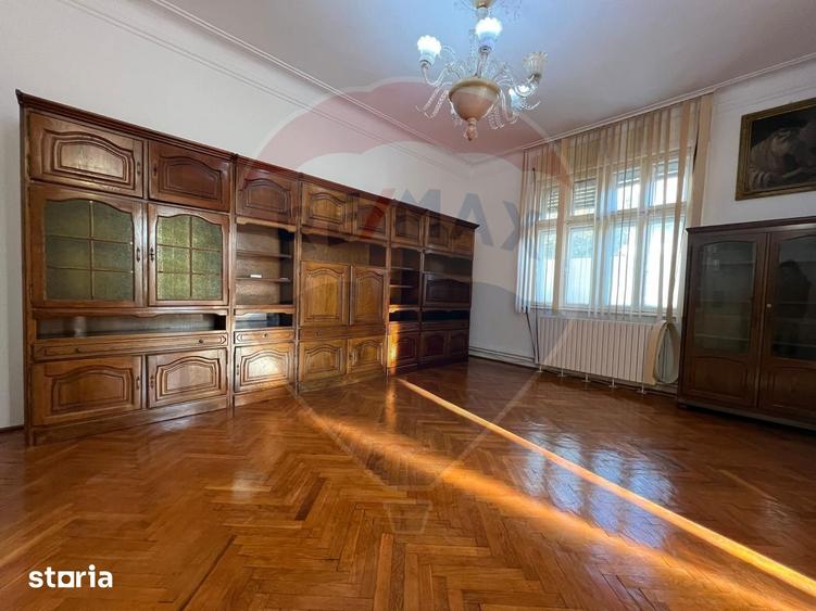 Casă cu 4 camere cu Teren 998 Mp în Gara