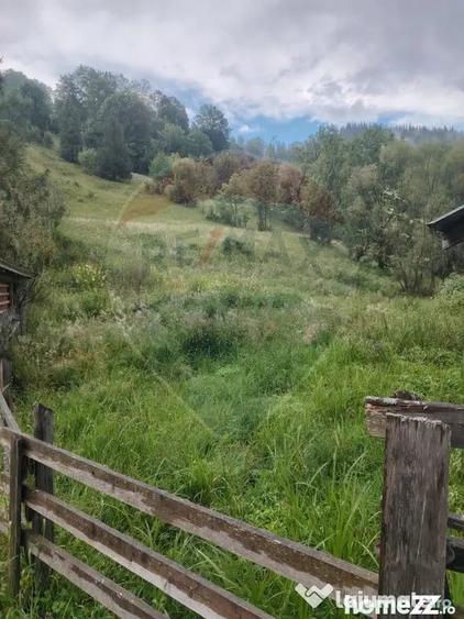 Teren în Crucea