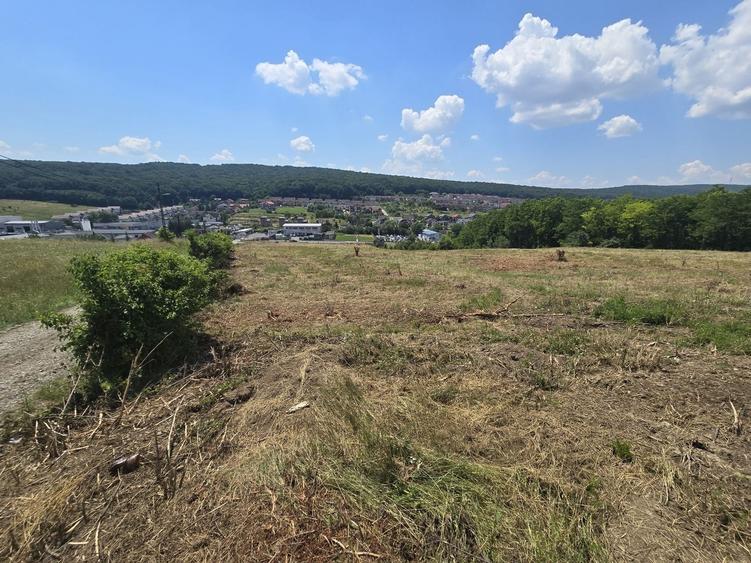 Teren Construcții intravilan de 16476 mp, în Corunca