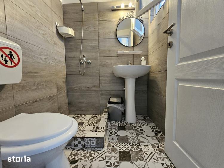 Casă cu 7 camere cu Teren 500 Mp în Central