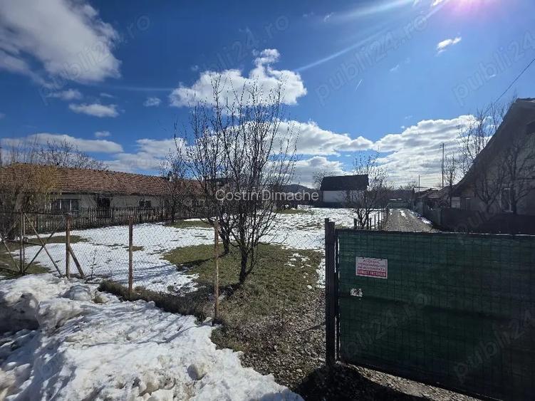 Teren de 978 mp, în Brebu