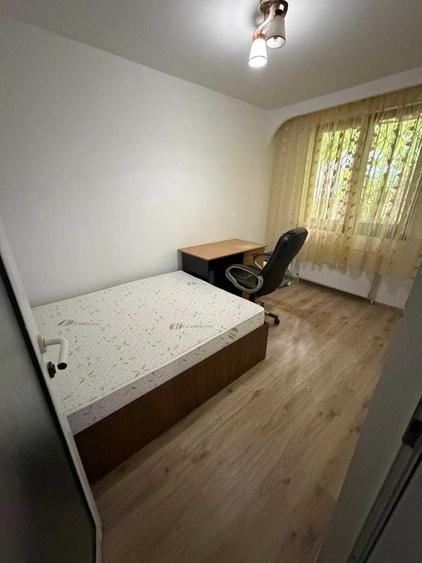 Apartament cu 3 camere semidecomandat în Țiglina 1