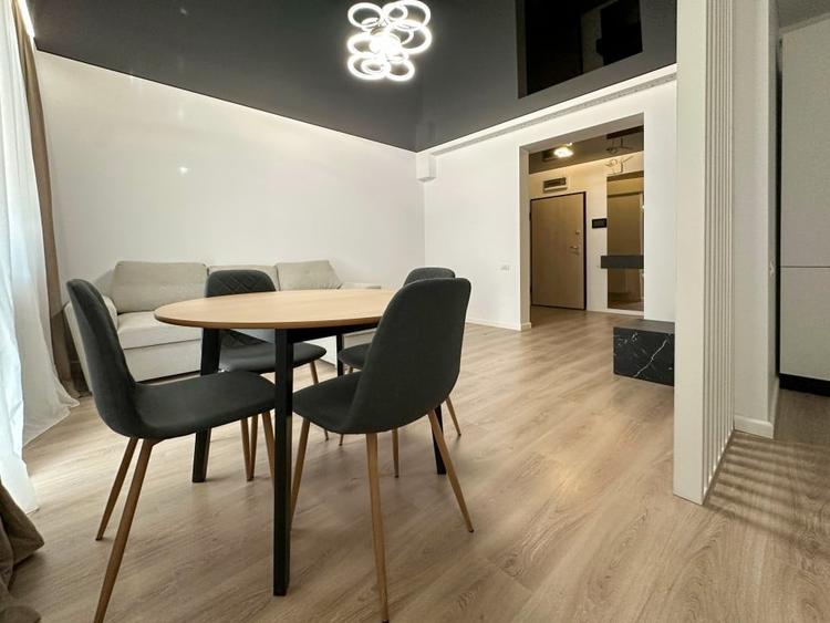 Apartament cu 2 camere decomandat, mobilat în City Park Mall