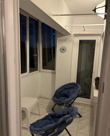 Apartament cu 3 camere decomandat, mobilat în Drumul Sării