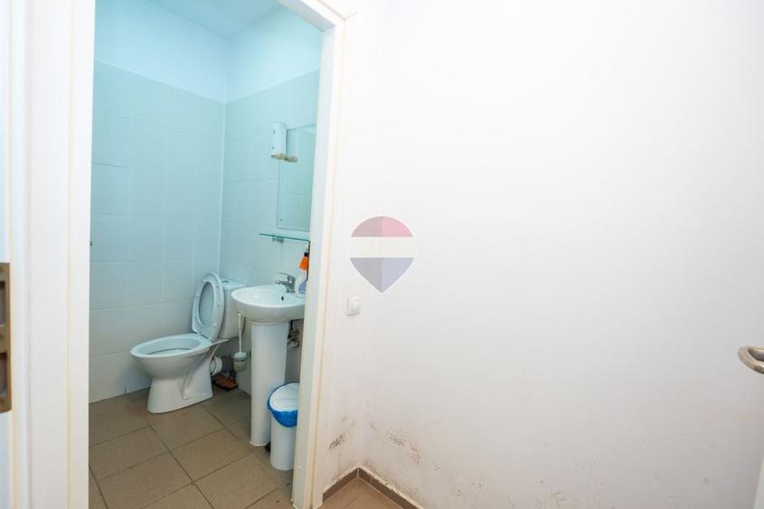 Spațiu comercial, de 193.94999694824 mp, în Central