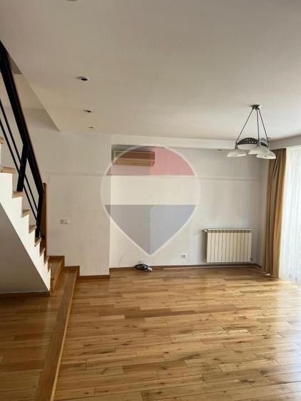 Apartament cu 3 camere semidecomandat, mobilat în Șoseaua Nordului