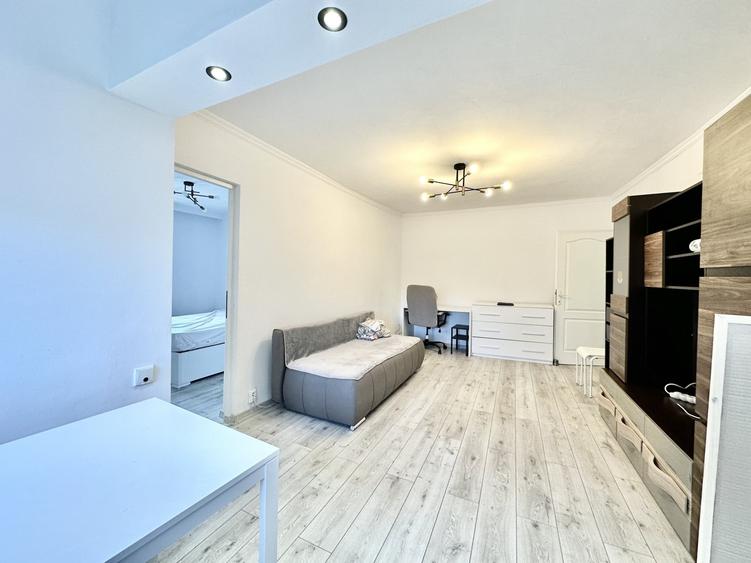 Apartament cu 2 camere semidecomandat, mobilat în Spitalul Județean