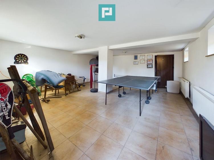 Vilă spațioasă cu 8 camere, Grădiște - 23