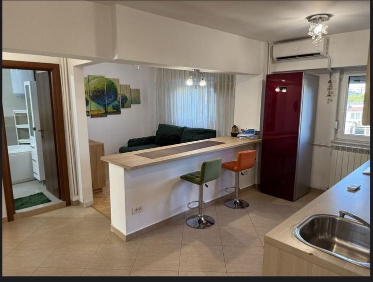 Apartament cu 3 camere decomandat, mobilat în Dristor