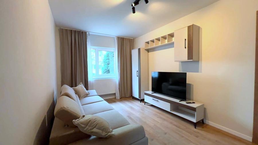 Apartament cu 2 camere semidecomandat în Mărăști