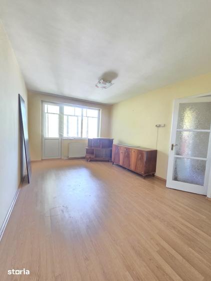 Apartament cu 2 camere semidecomandat în Calea Galați