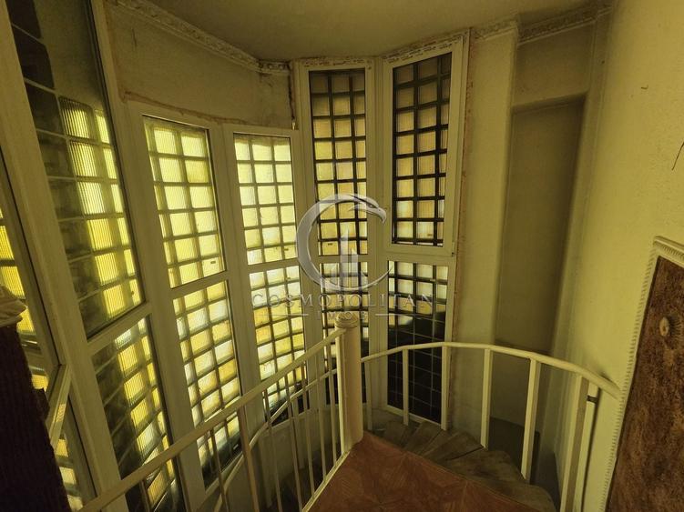 Apartament cu 4 camere în Central