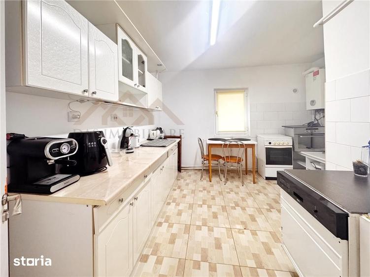 Apartament cu 3 camere în Traian
