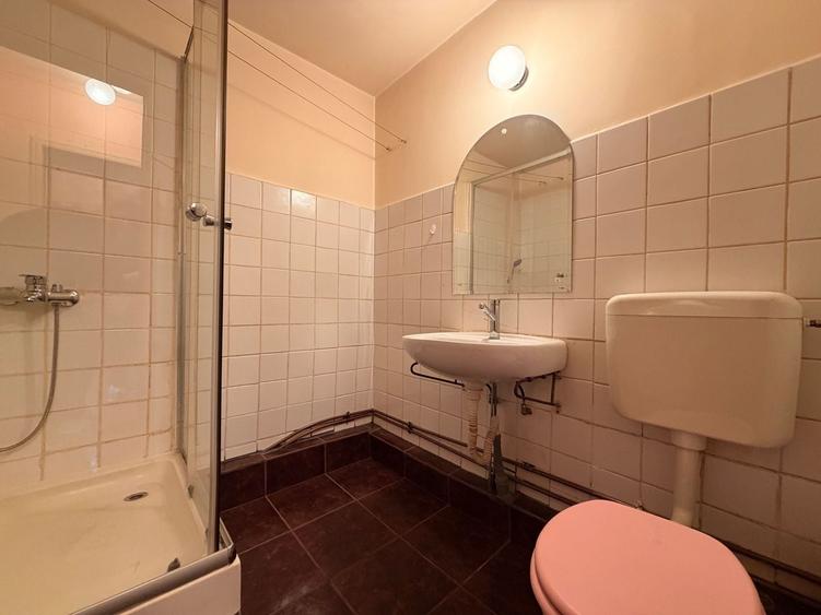 Apartament cu 2 camere semidecomandat în Crângași