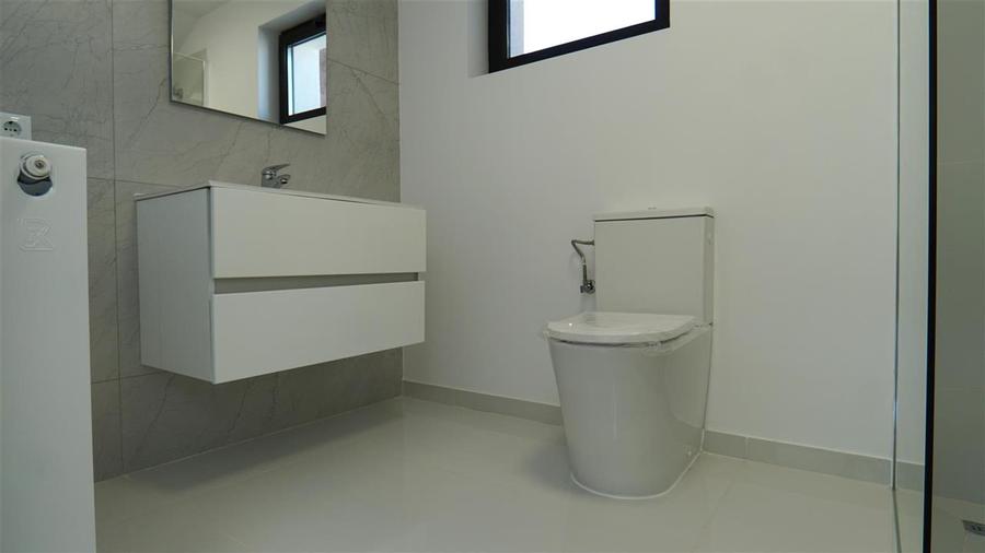 Casă cu 5 camere cu Teren 536 Mp în Exterior Nord