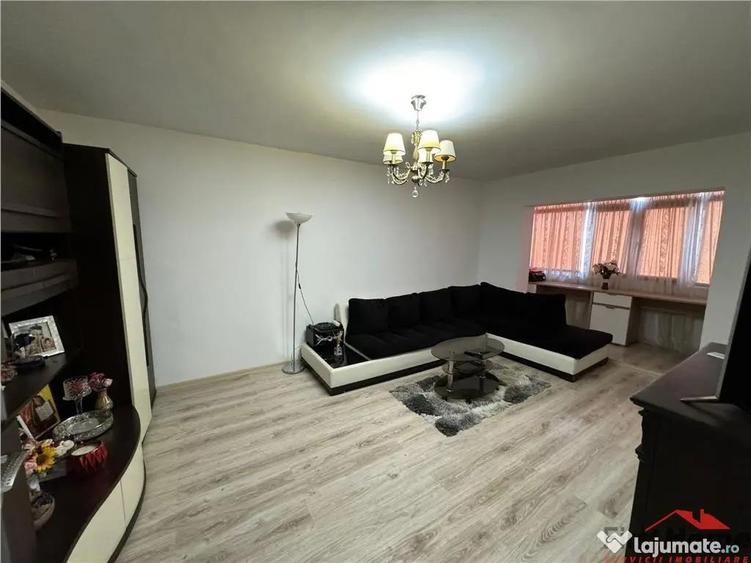Apartament cu 4 camere decomandat în Obor