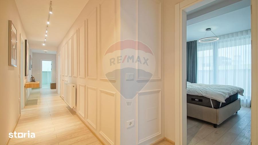 Apartament cu 3 camere decomandat în Tractorul
