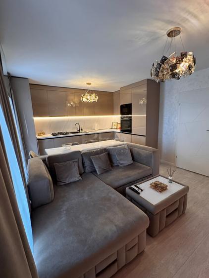 Apartament cu 3 camere decomandat, mobilat în Theodor Pallady