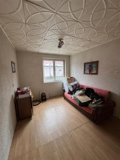 Apartament cu 2 camere semidecomandat, mobilat în Ferneziu