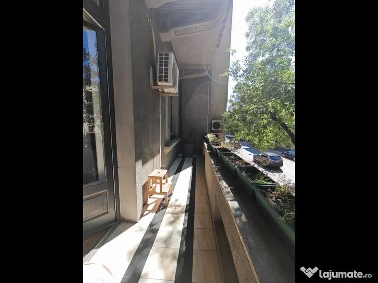 Apartament cu 4 camere semidecomandat în Dacia