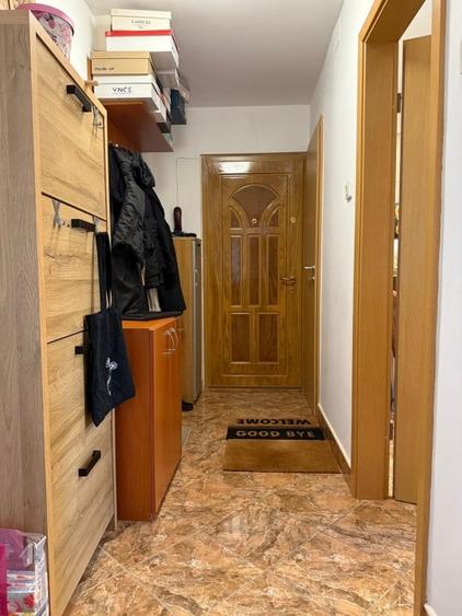Apartament cu 2 camere semidecomandat în Girocului