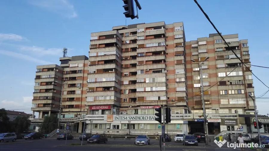 Apartament cu 3 camere decomandat în Ultracentral