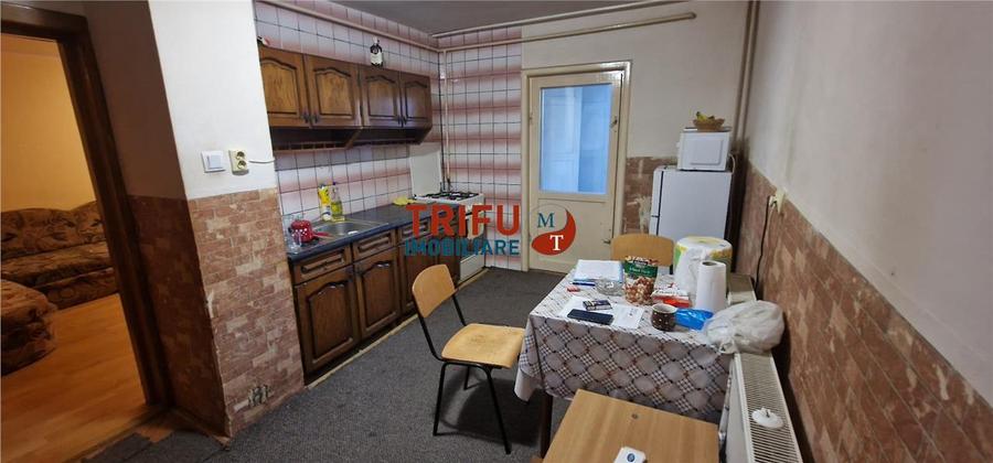 Apartament cu 2 camere decomandat, mobilat în Cetate