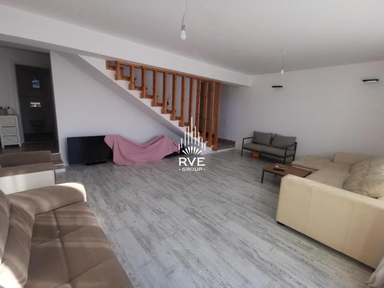 Casă cu 3 camere cu Canalizare în Periferie