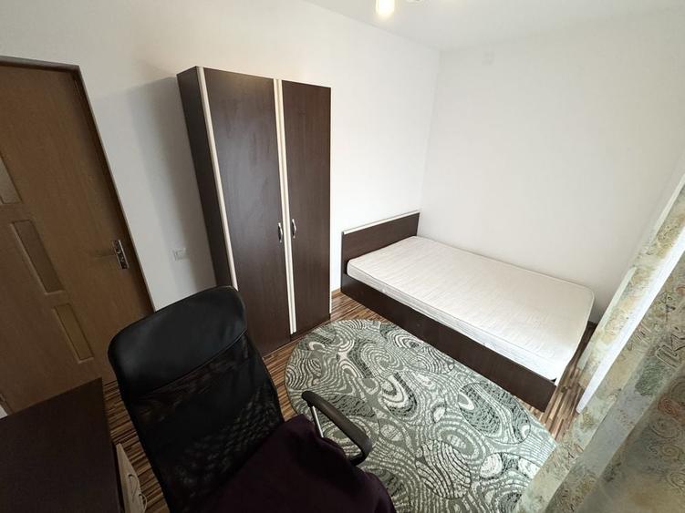 Apartament cu 3 camere decomandat în Florești