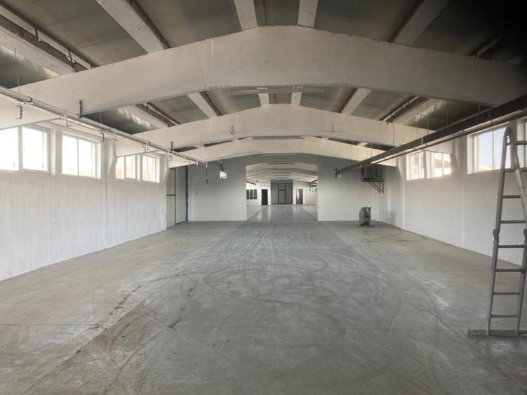 Spațiu industrial, de 1,500 mp, în Central