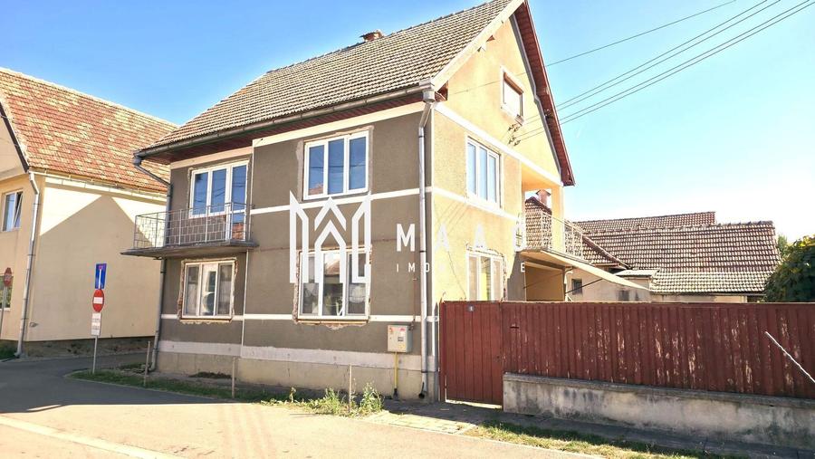 Casă individuală cu 5 camere cu Canalizare în Central