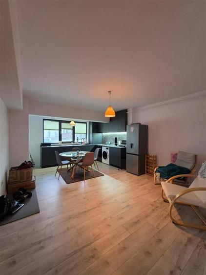 Apartament cu 2 camere decomandat în Vișani