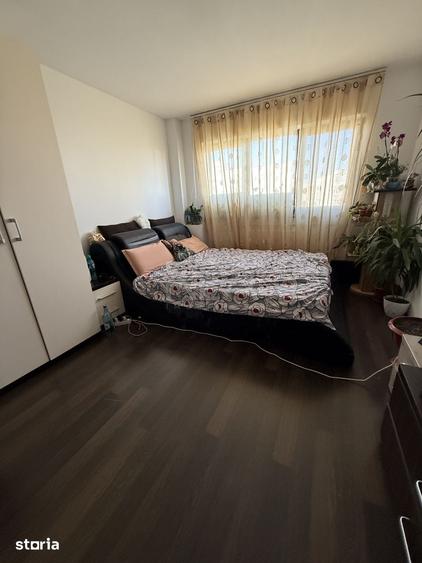 Apartament cu 3 camere decomandat în Drumul Taberei