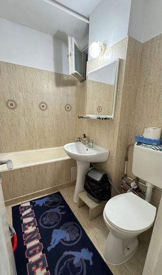 Apartament cu 3 camere decomandat, mobilat în Dristor