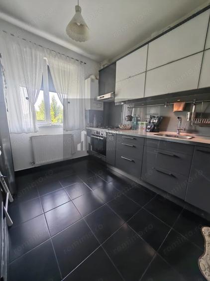 Apartament cu 3 camere decomandat în Dobroești