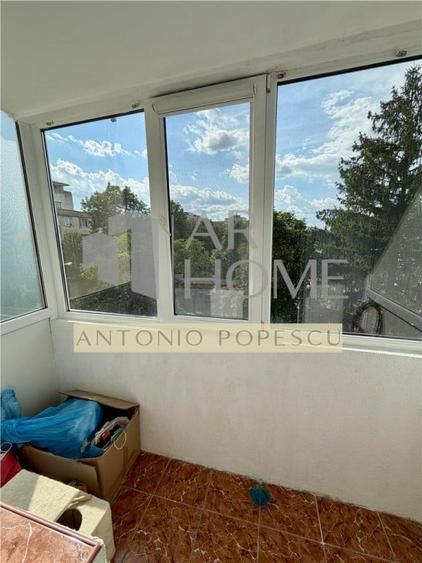 Apartament cu 4 camere decomandat în Republicii
