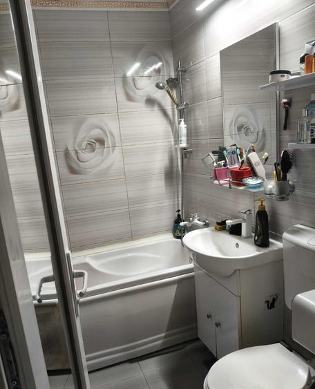 Apartament cu 2 camere decomandat în CET