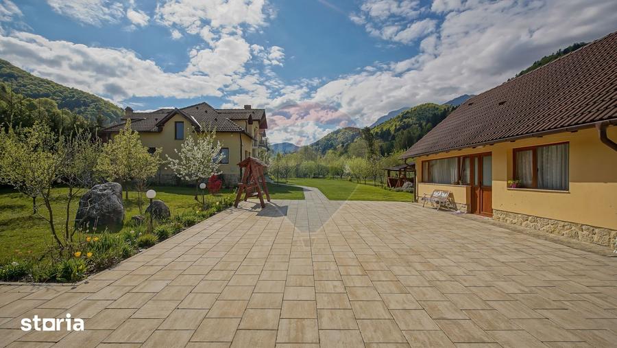 Casă cu Teren 2789 Mp în Râșnov