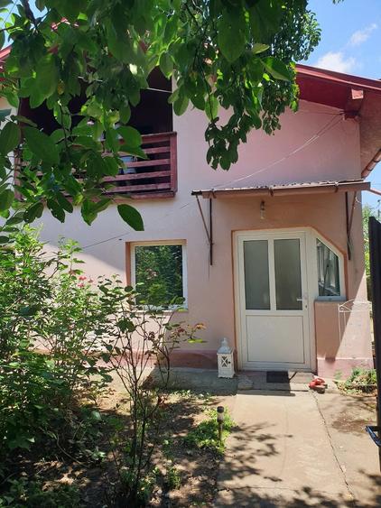 Casă cu 4 camere cu Teren 1360 Mp în Lipia