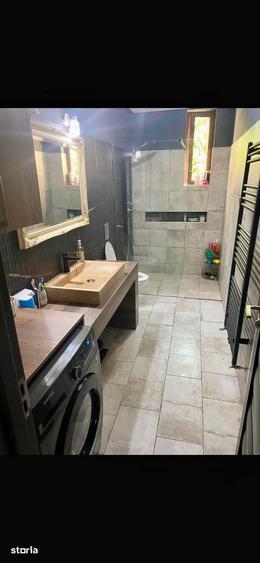 Casă cu 4 camere cu Teren 552 Mp în Central
